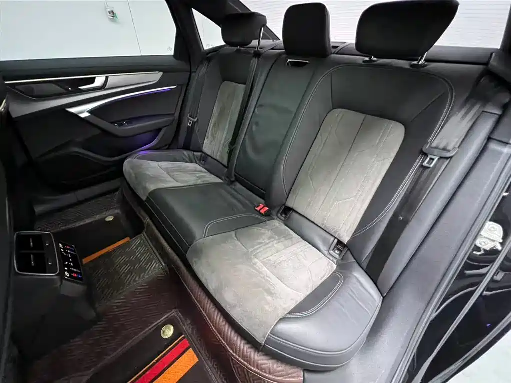 Audi A6L New Energy 2020 — фото 12