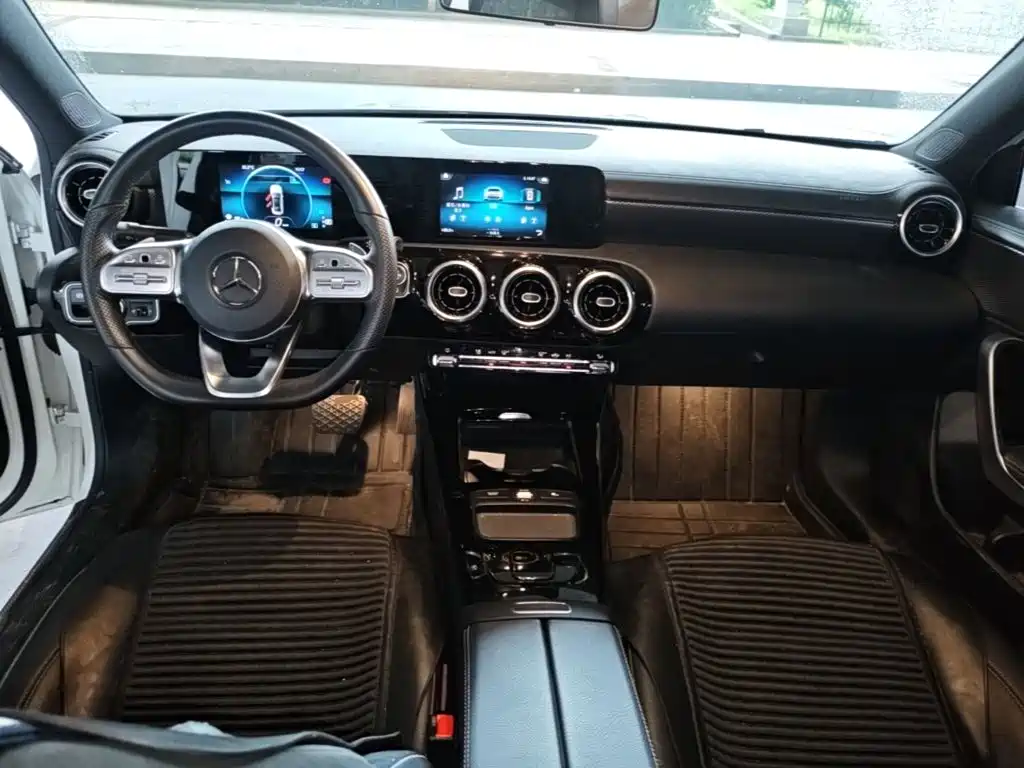 Mercedes-Benz A-Class 2020 — фото 10