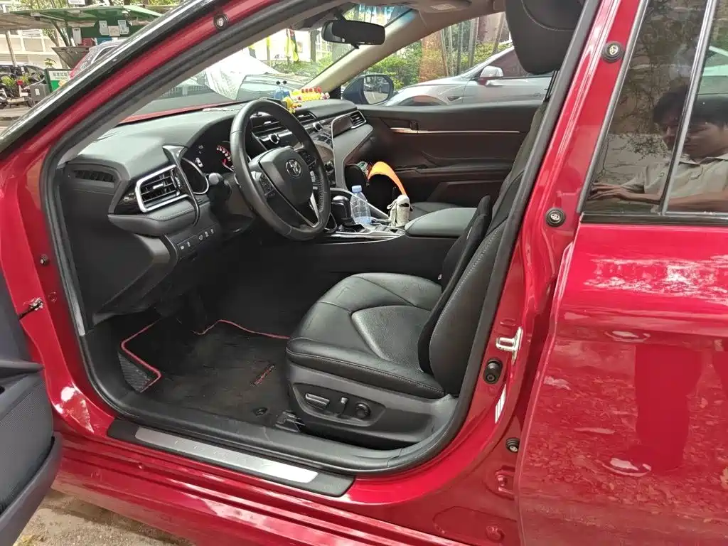 Toyota Camry 2020 — фото 16
