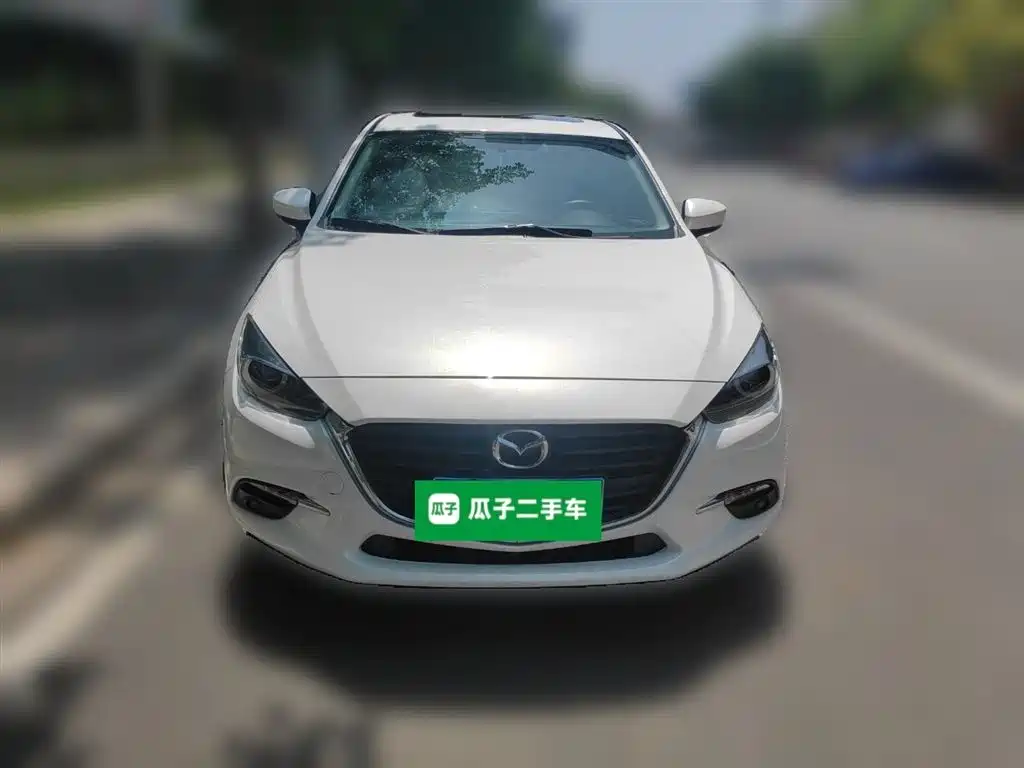 Mazda 3 Axela 2018 — фото 24