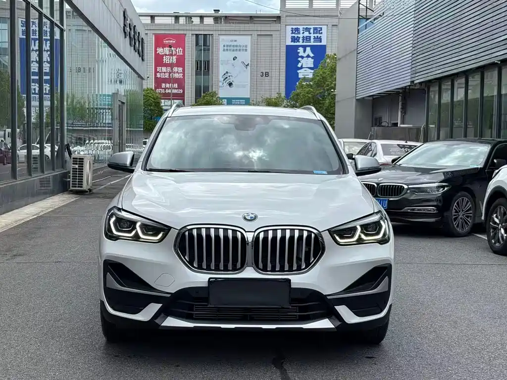 BMW X1 2022 — фото 3