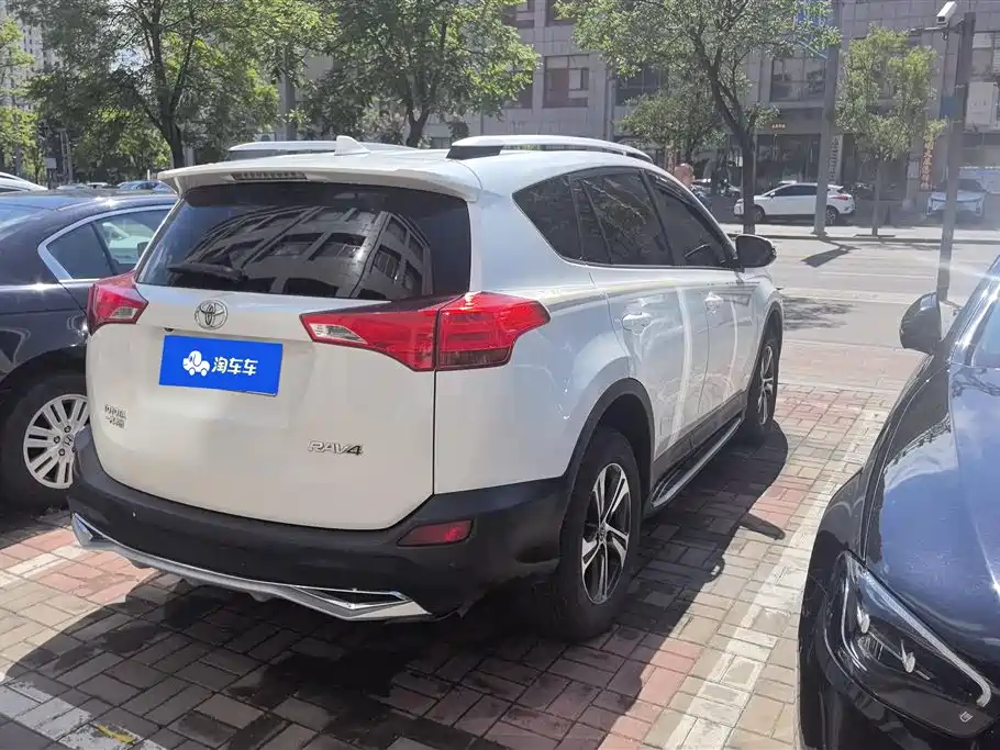 Toyota RAV4 2016 — фото 3