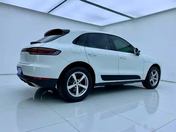 Porsche Macan 2021