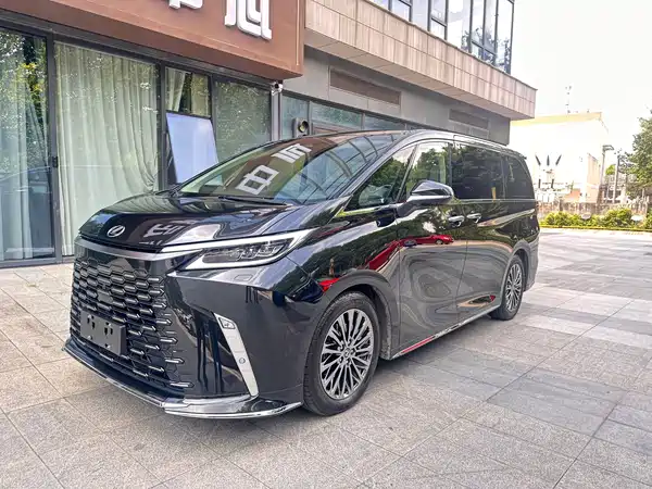 Lexus LM 2023
