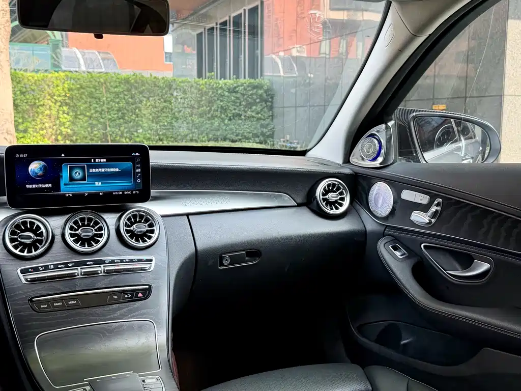 Mercedes-Benz C-Class 2019 — фото 17