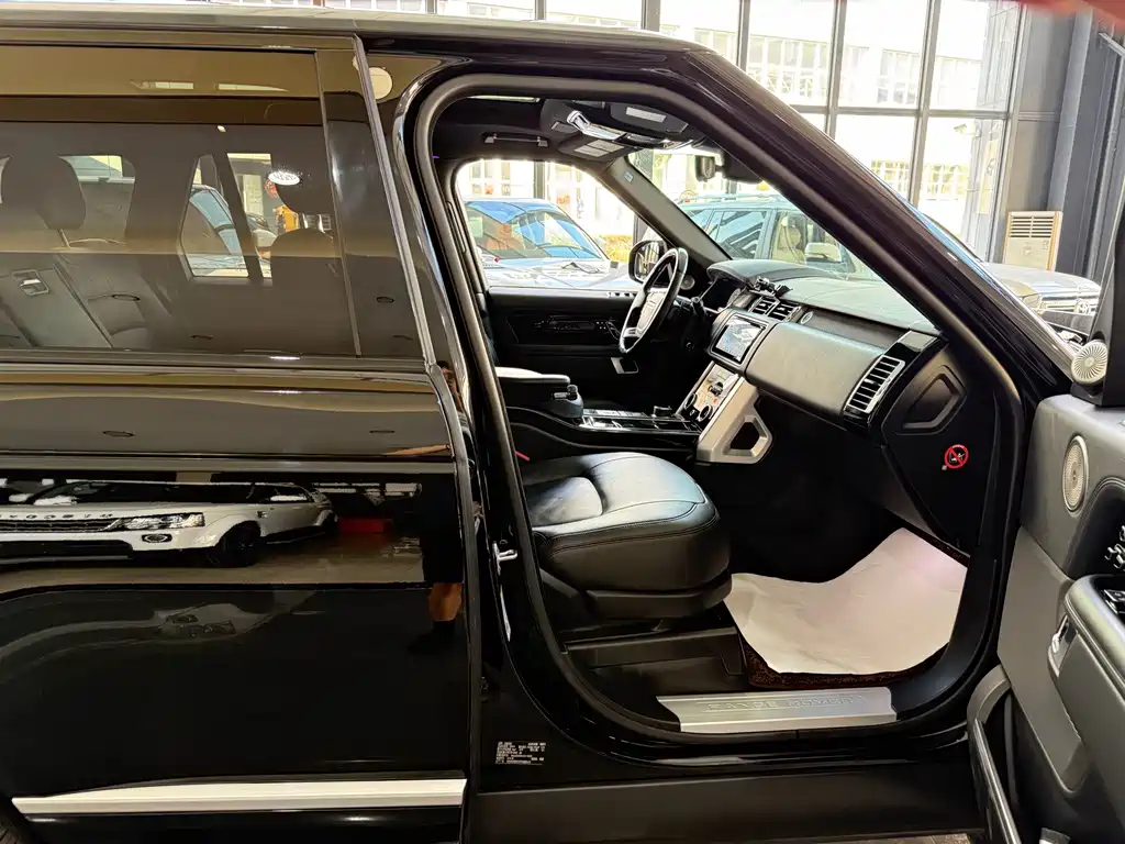 Land Rover Range Rover 2019 — фото 16