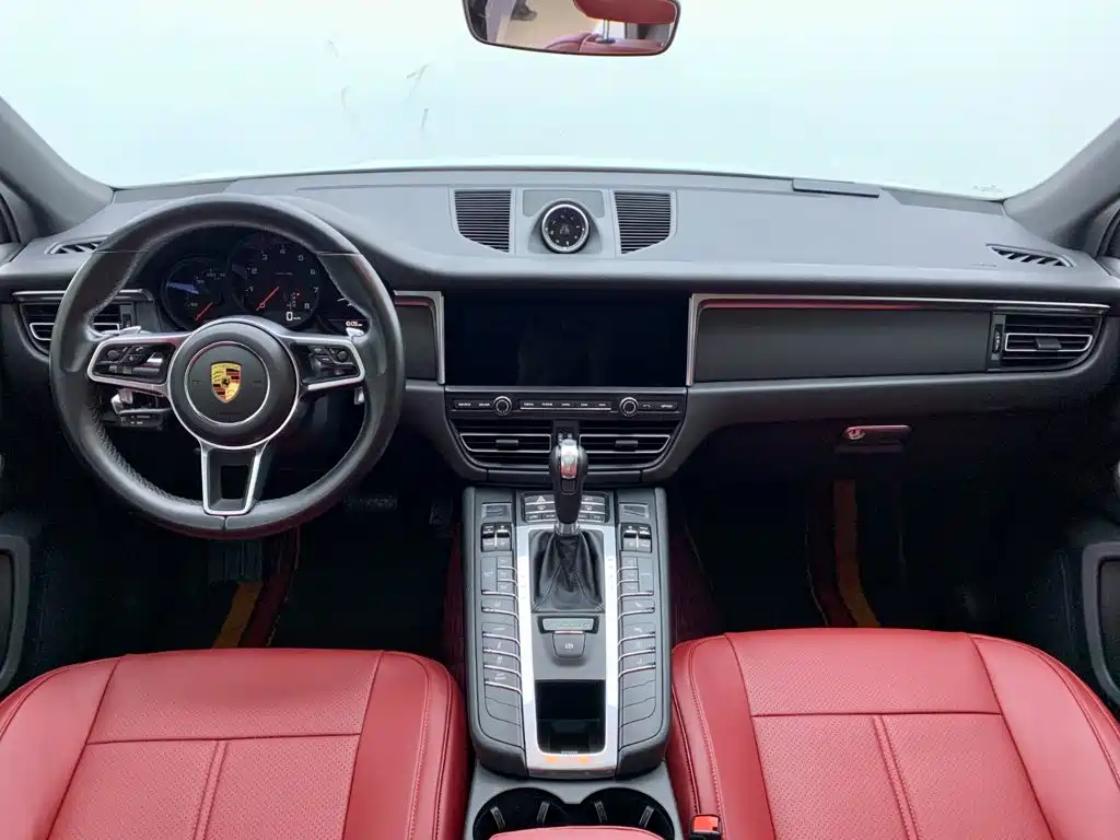 Porsche Macan 2021 — фото 17
