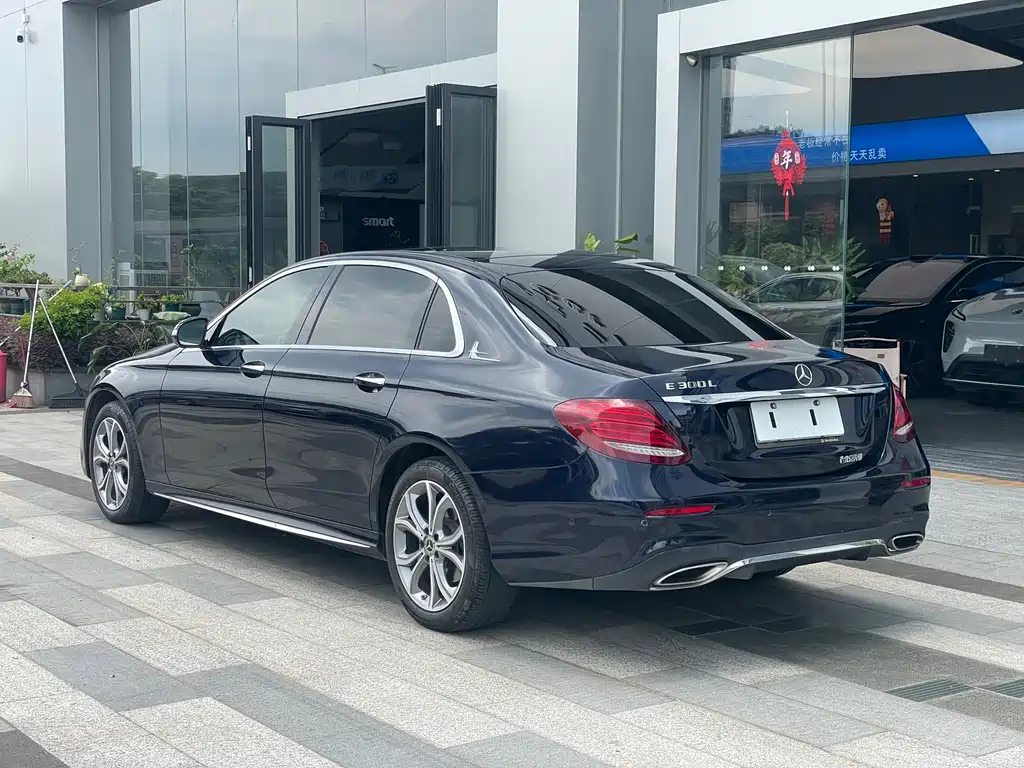 Mercedes-Benz E-Class 2020 — фото 18