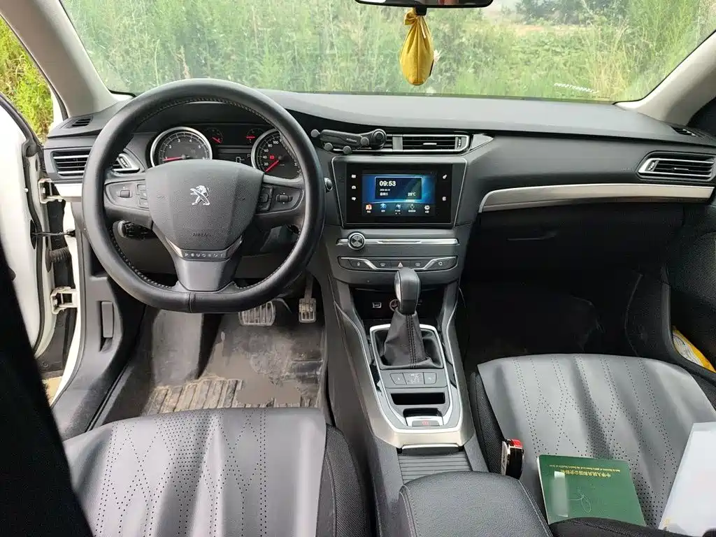 Peugeot 408 2016