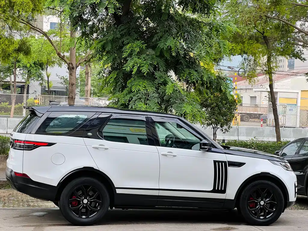 Land Rover Discovery 2018 — фото 9