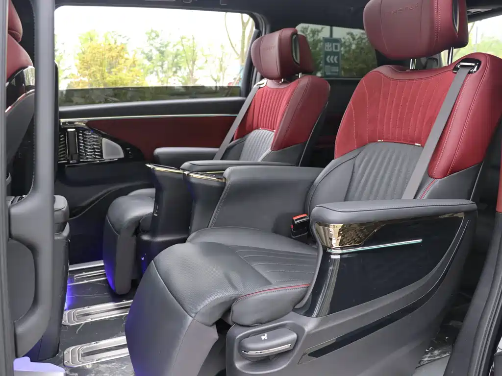 GAC Motor Trumpchi M8 2023 — фото 13