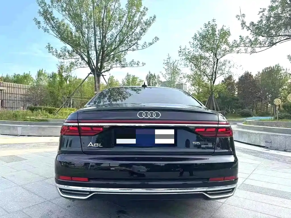Audi A8 2021 — фото 7