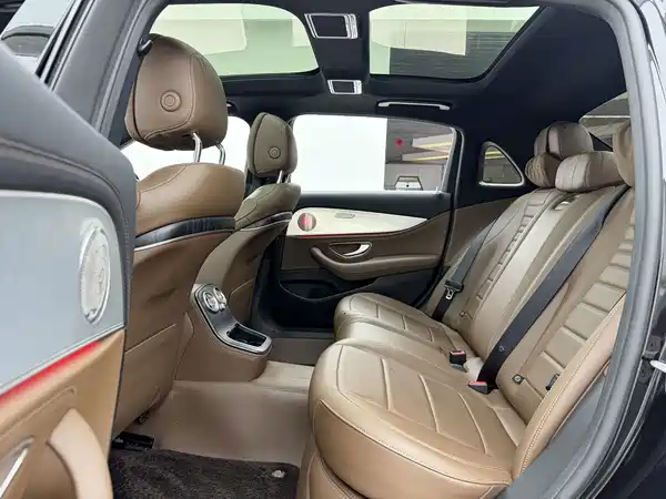Mercedes-Benz E-Class 2022