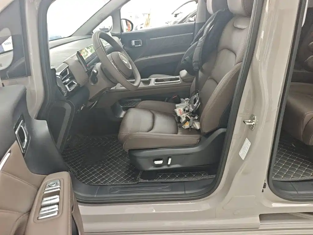Wuling Starlight 730 EV 2025 — фото 22