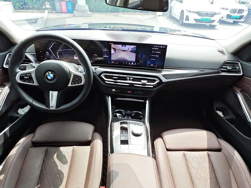 BMW 3 Series 2024 — фото 17