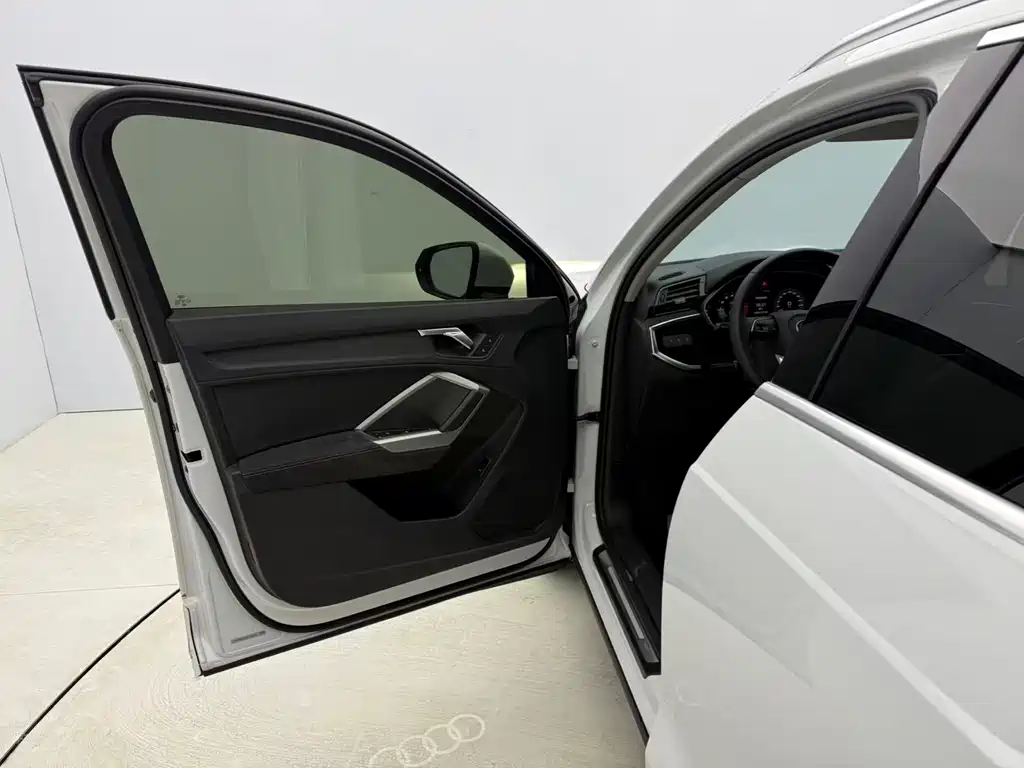 Audi Q3 2022 — фото 19