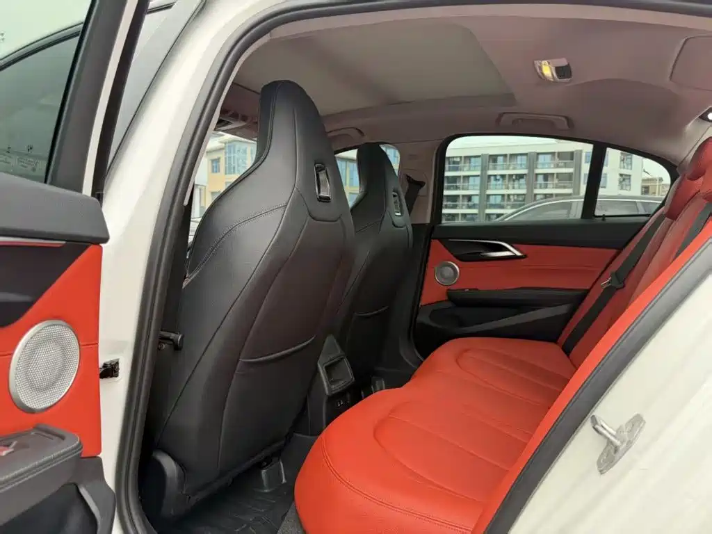 BMW 1 Series 2021