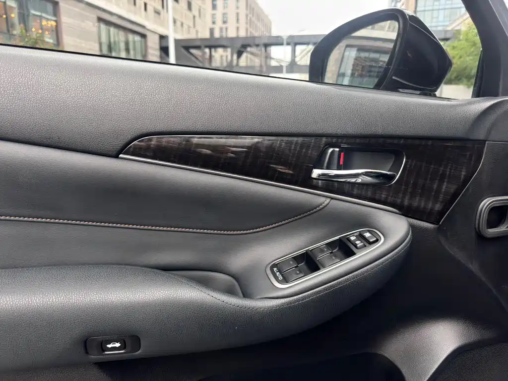 Toyota Crown 2017 — фото 14