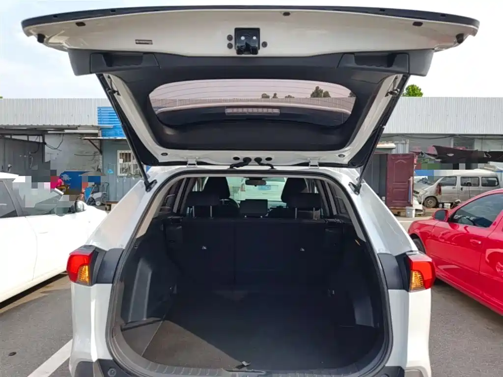 Toyota RAV4 2022 — фото 19