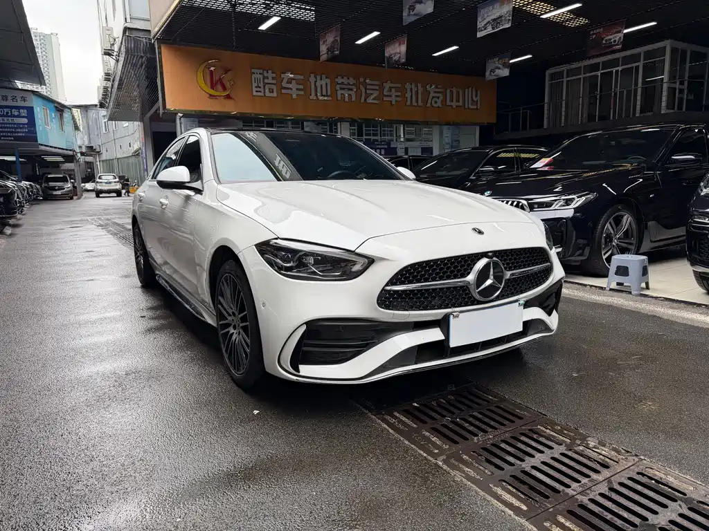 Mercedes-Benz C-Class 2024