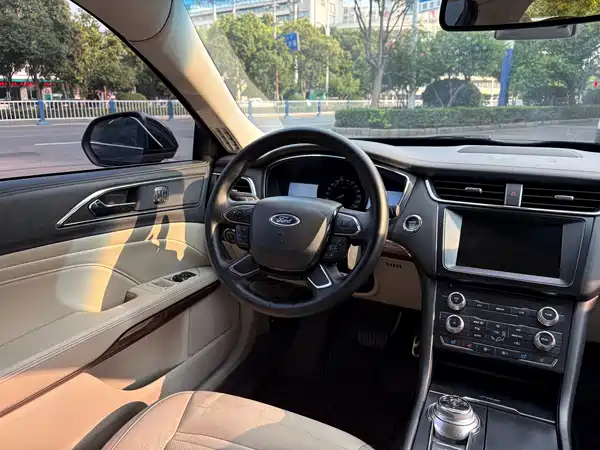 Ford Taurus 2016