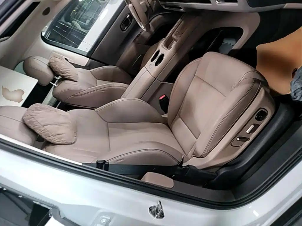 Li Auto i8 2025 — фото 25