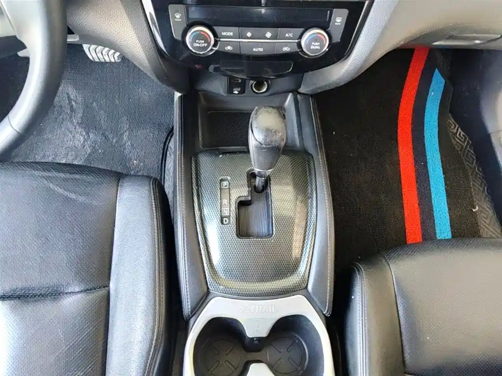 Nissan X-Trail 2015 — фото 14