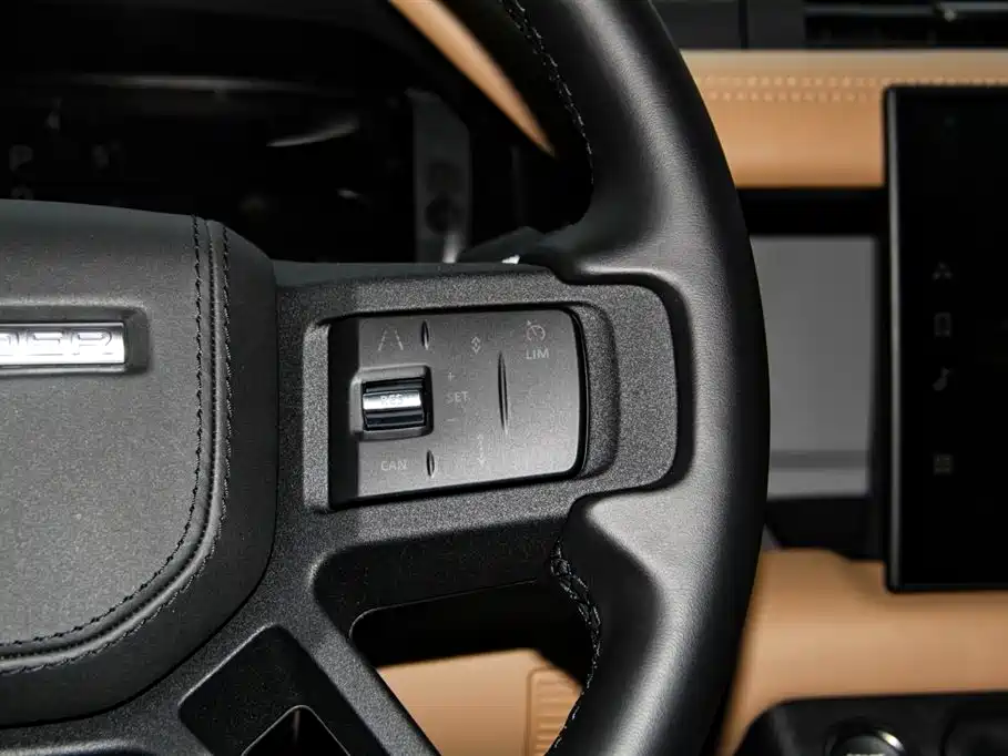 Land Rover Defender 2025 — фото 28