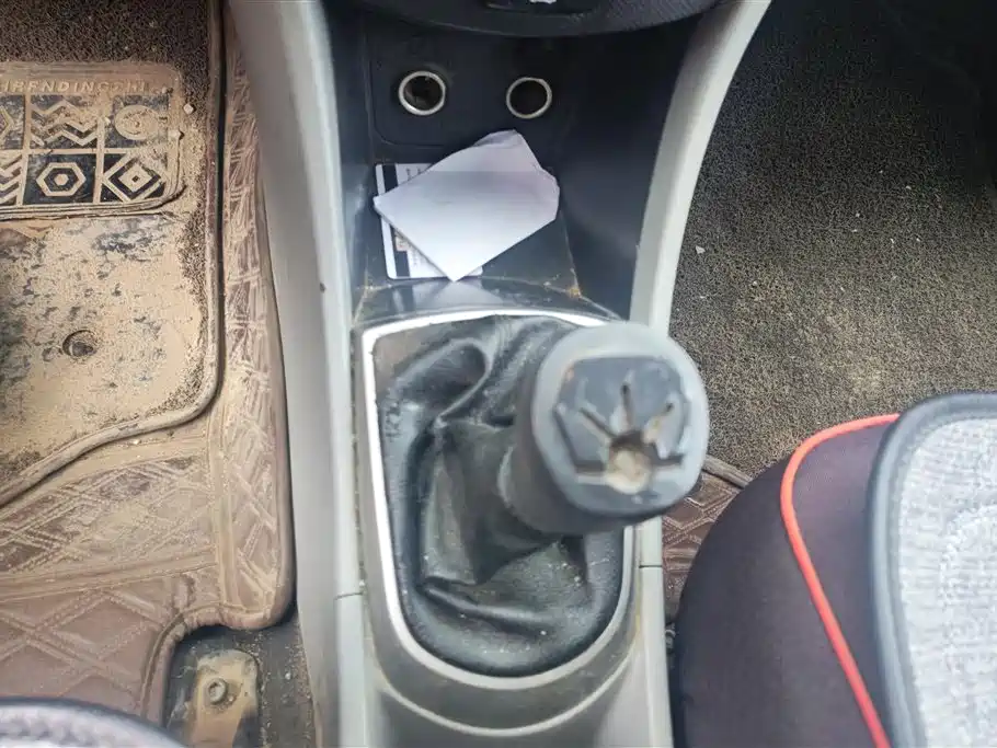 Hyundai Verna 2015 — фото 16