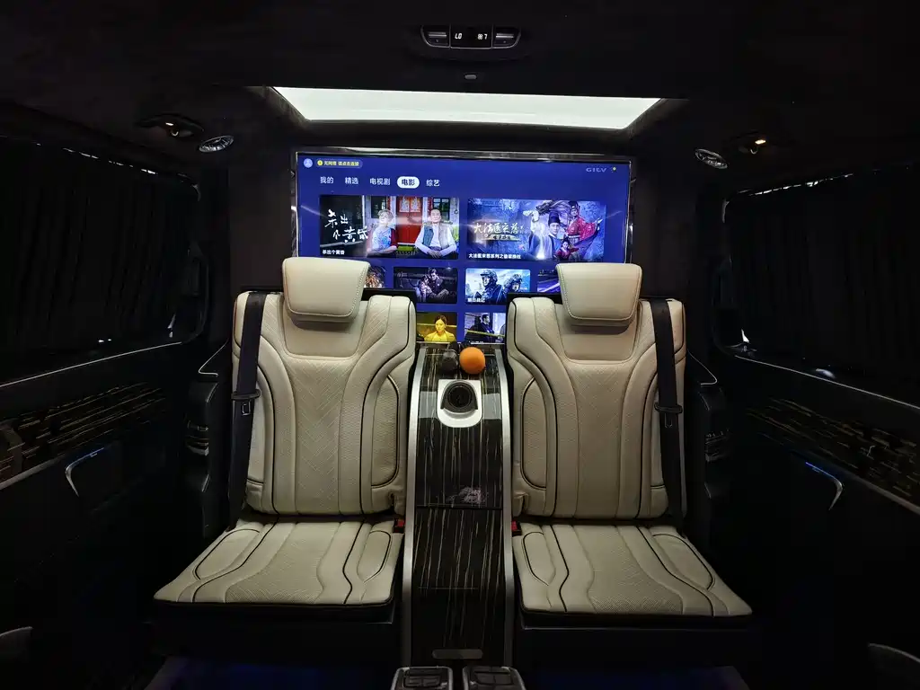 Mercedes-Benz V-Class 2021 — фото 13
