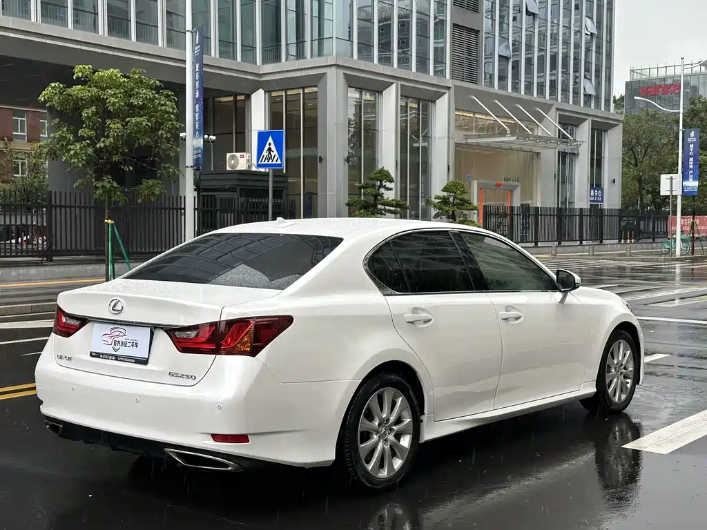 Lexus GS 2012 — фото 11
