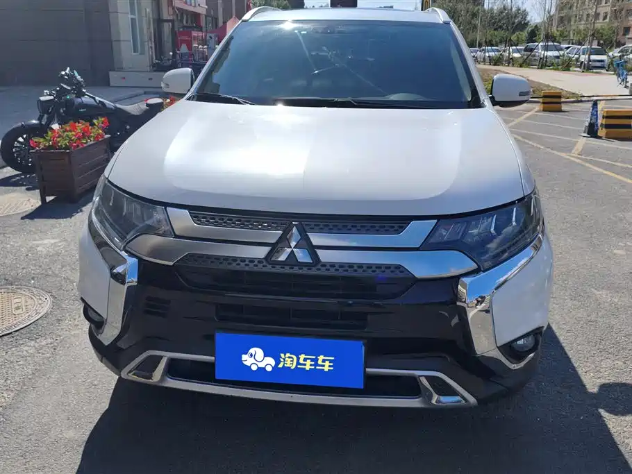 Mitsubishi Outlander 2021
