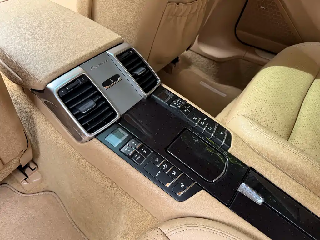 Porsche Panamera 2015 — фото 25