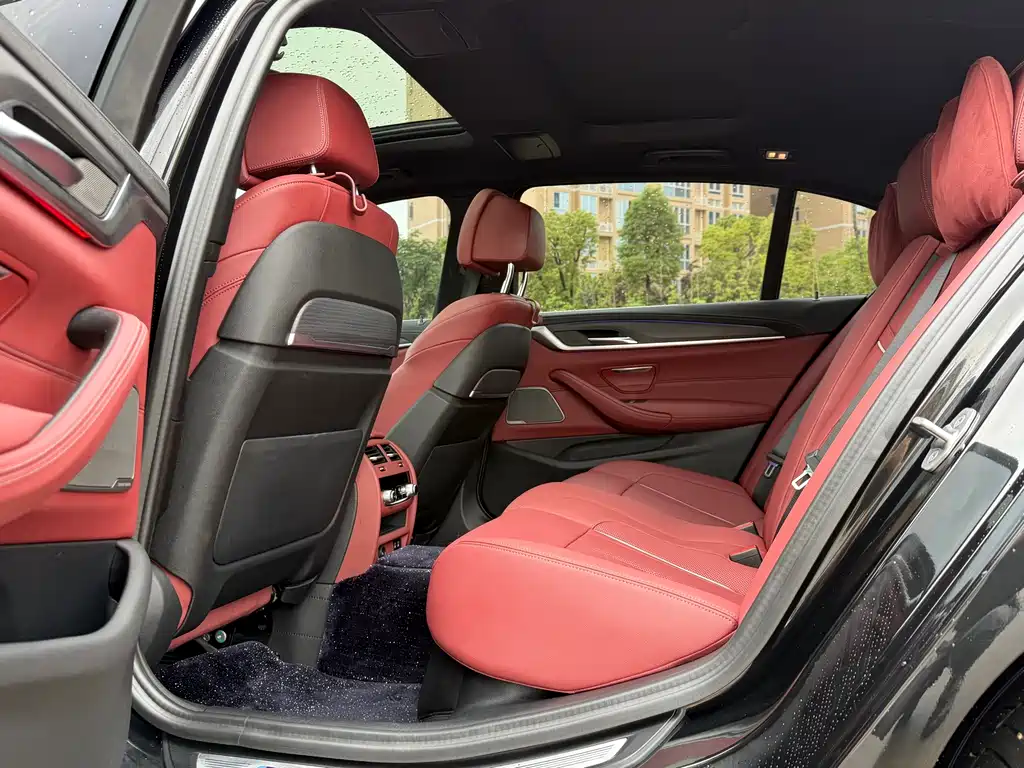 BMW 5 Series 2023