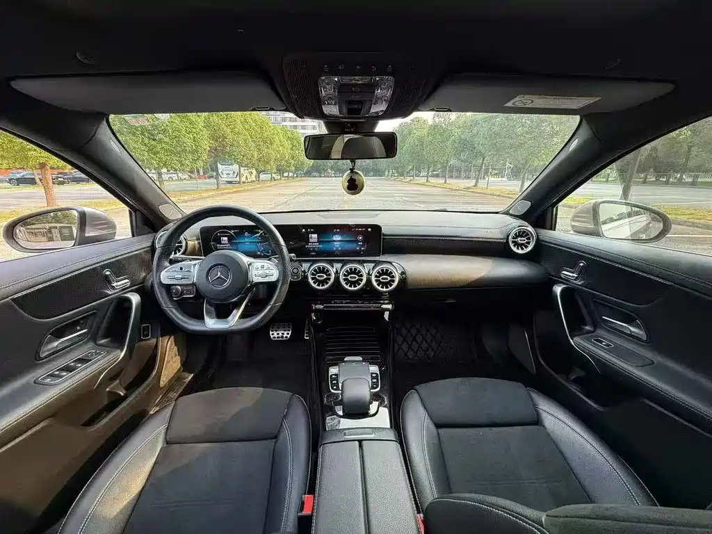 Mercedes-Benz A-Class 2019 — фото 5
