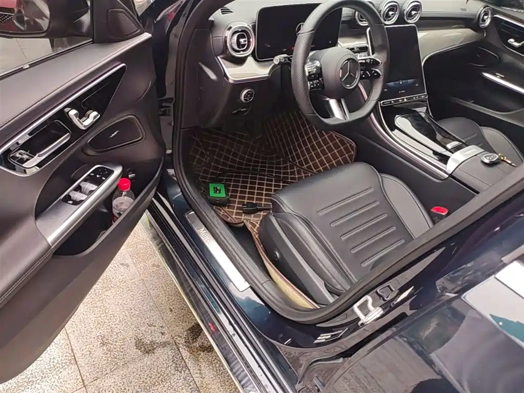 Mercedes-Benz C-Class 2023 — фото 16