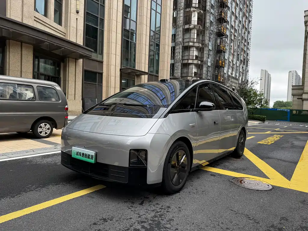 Li Auto Li MEGA 2025
