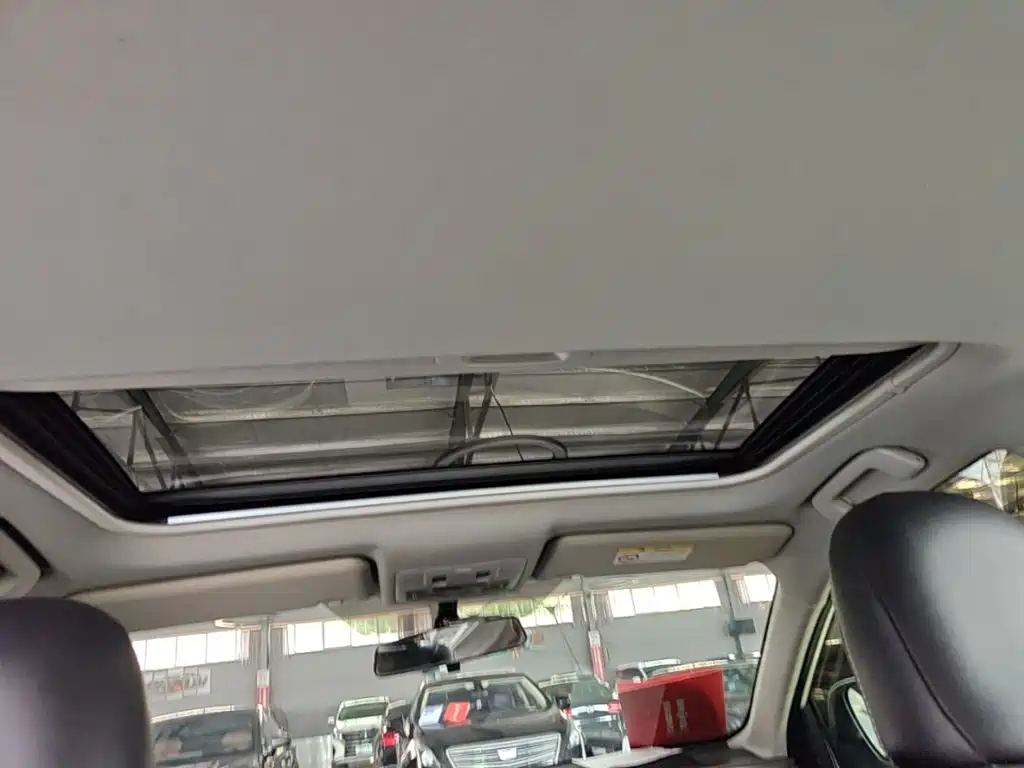Toyota RAV4 2019 — фото 18