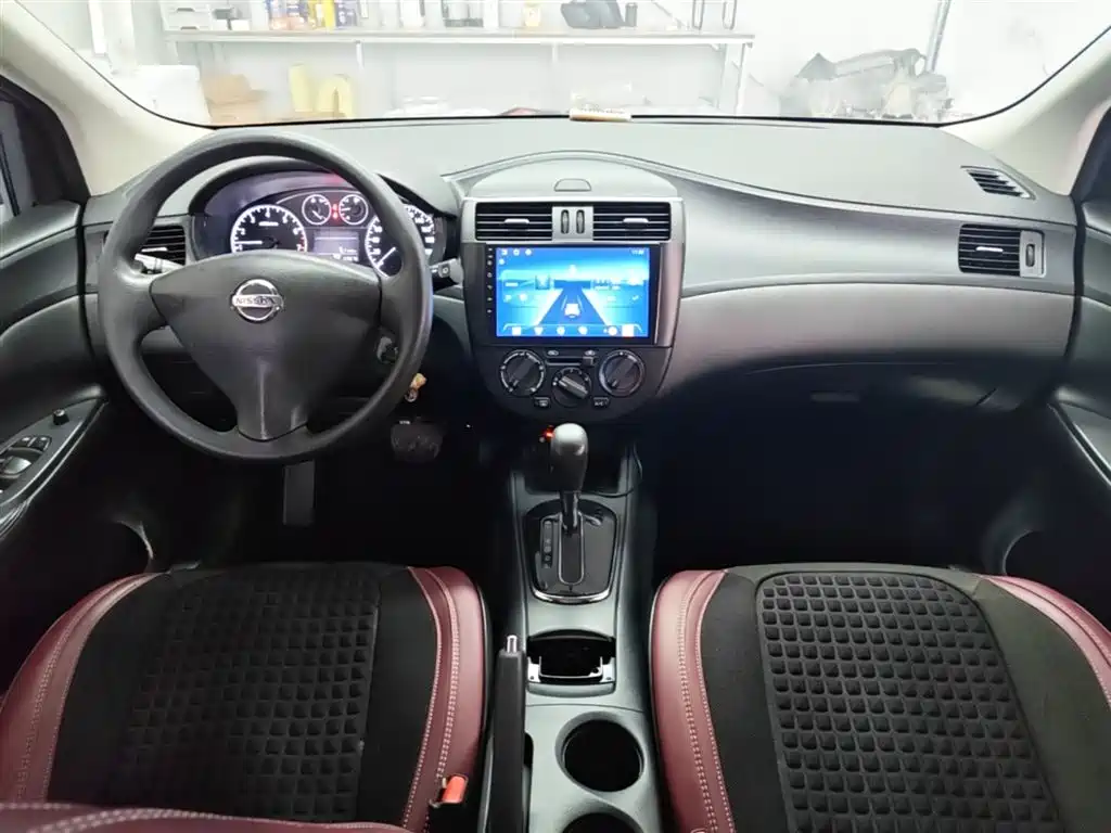 Nissan Tiida 2014 — фото 10