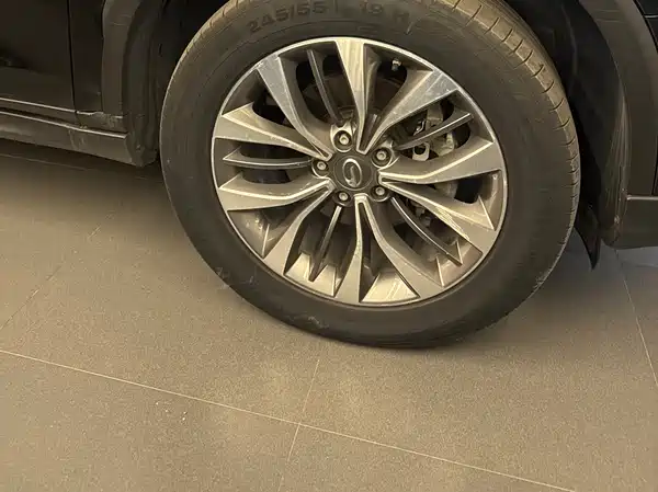 GAC Trumpchi GS8 2017