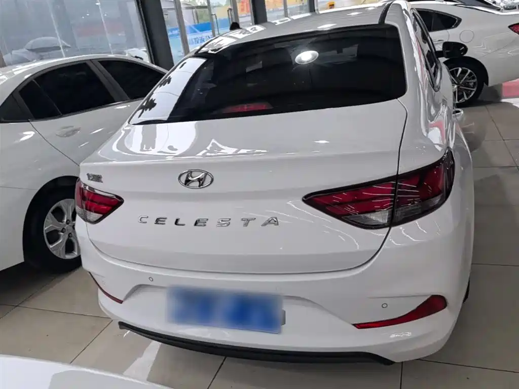 Hyundai Elantra 2019 — фото 6