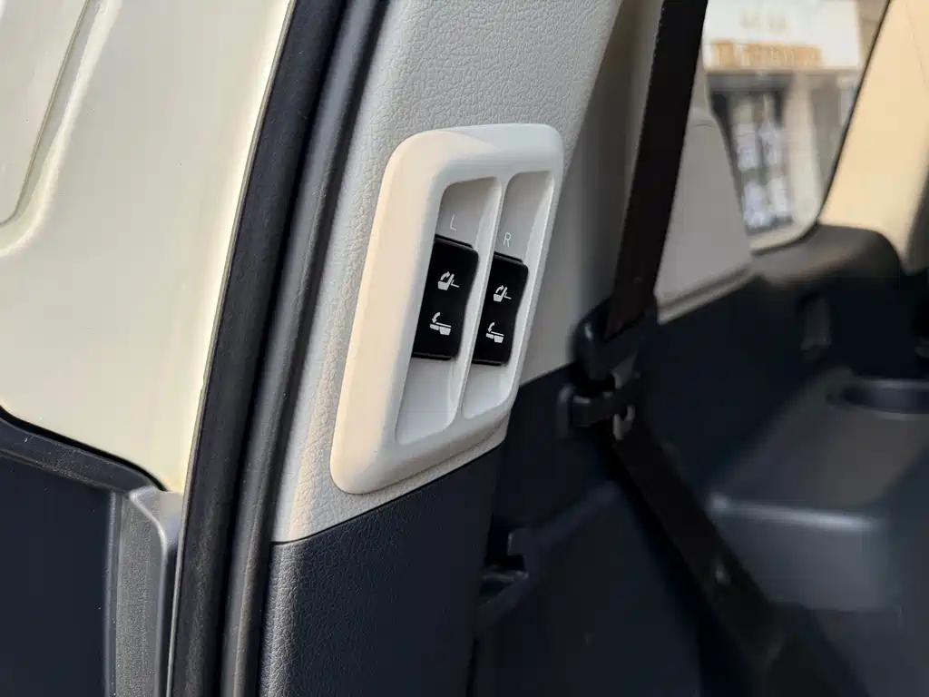 Toyota Prado 2017 — фото 15