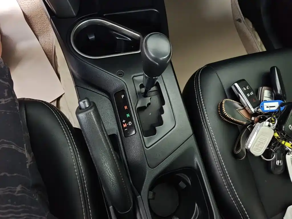 Toyota RAV4 2019 — фото 14