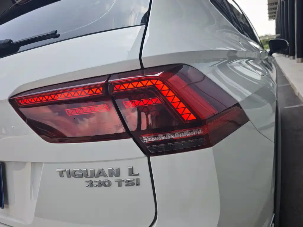 Volkswagen Tiguan L 2020 — фото 9