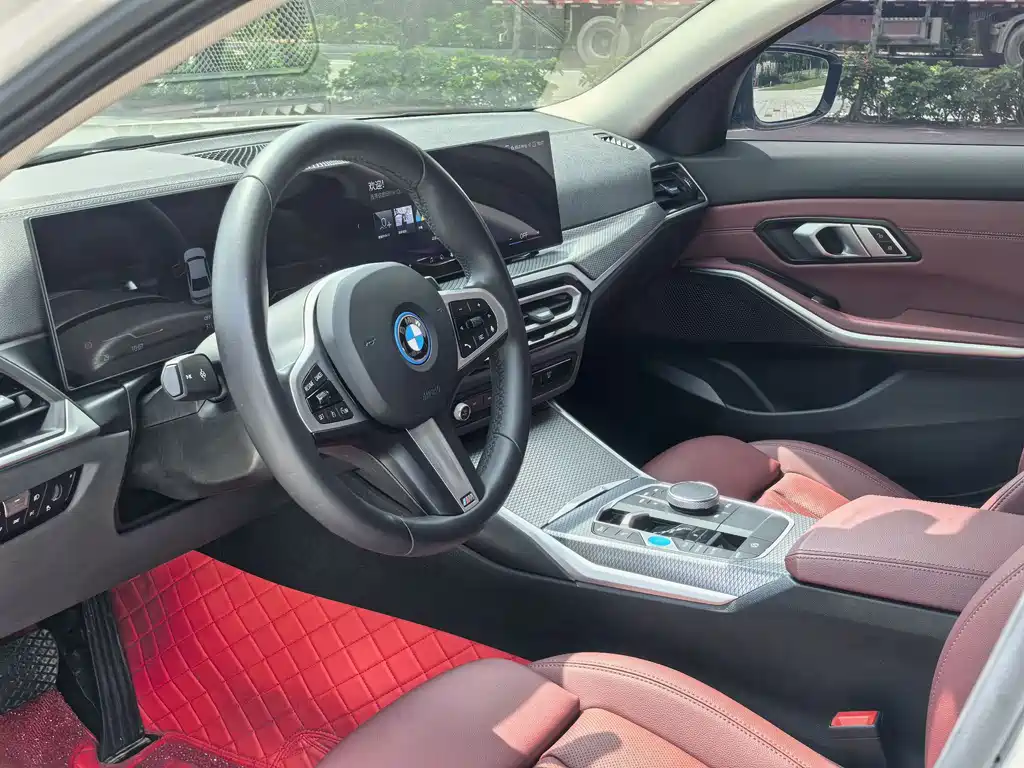 BMW i3 2024 — фото 9