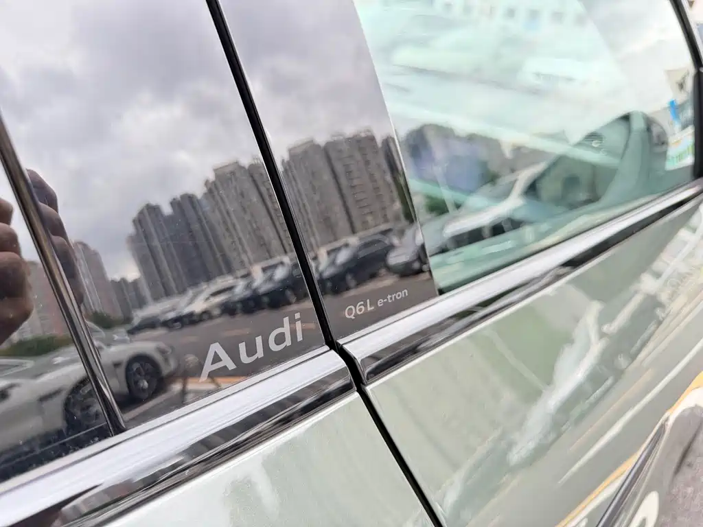 Audi Q6L e-tron 2025 — фото 14