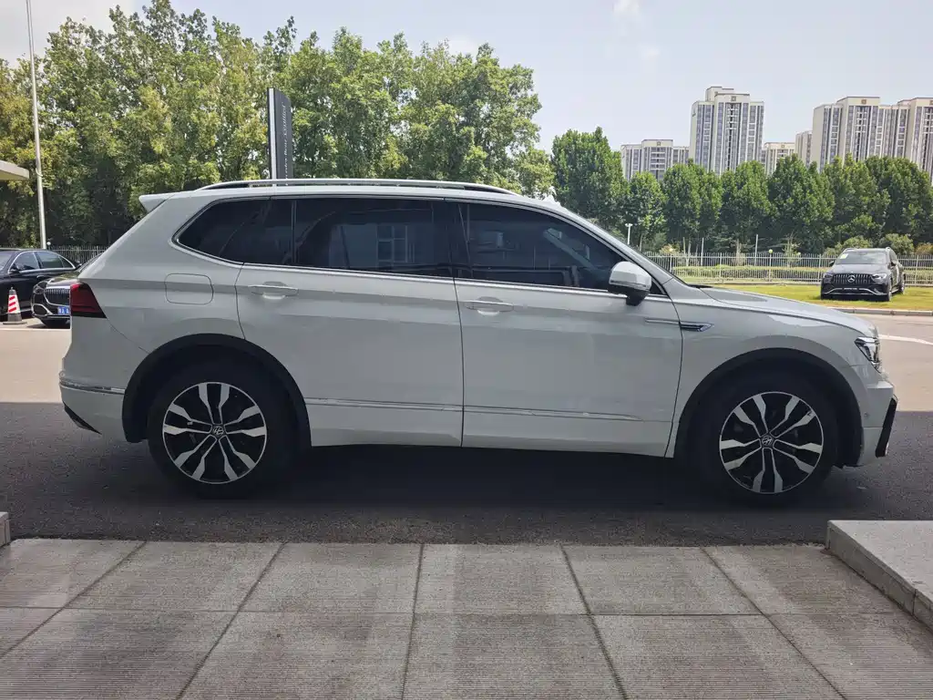 Volkswagen Tiguan L 2020