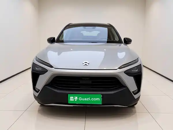 NIO ES8 2021
