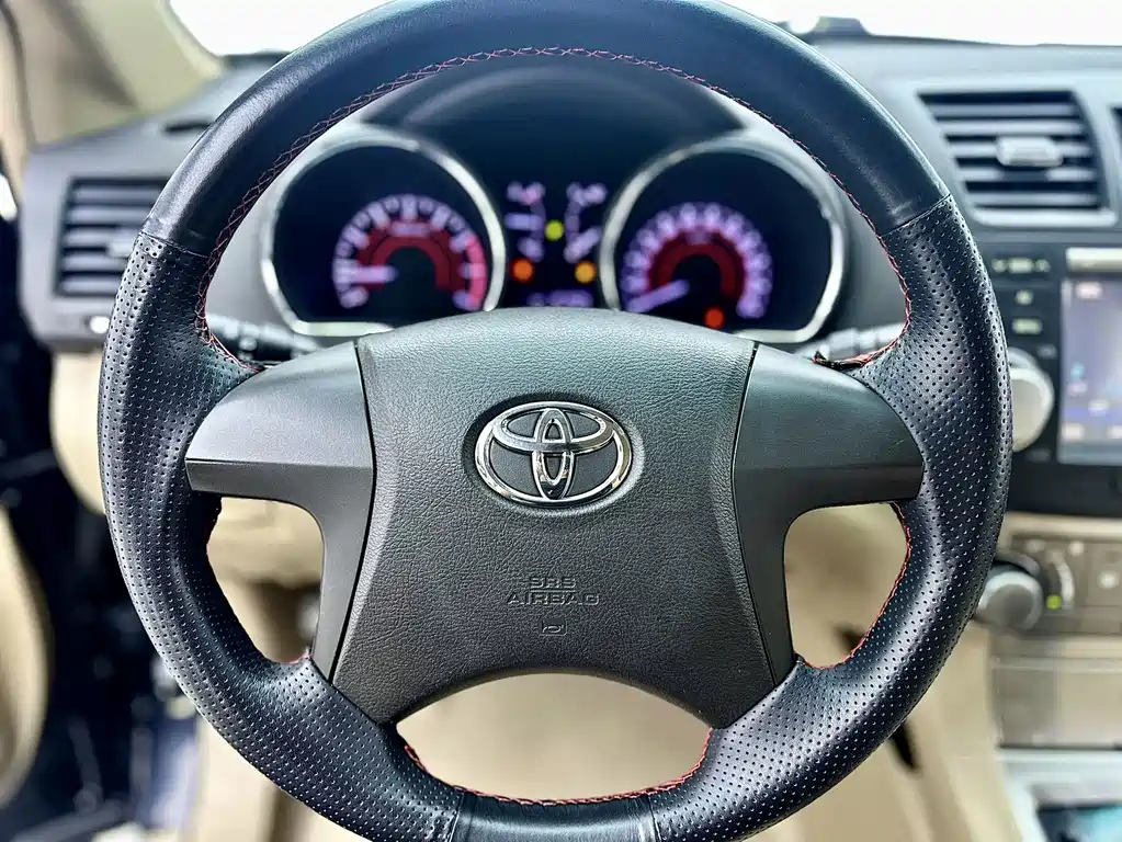 Toyota Highlander 2014 — фото 10