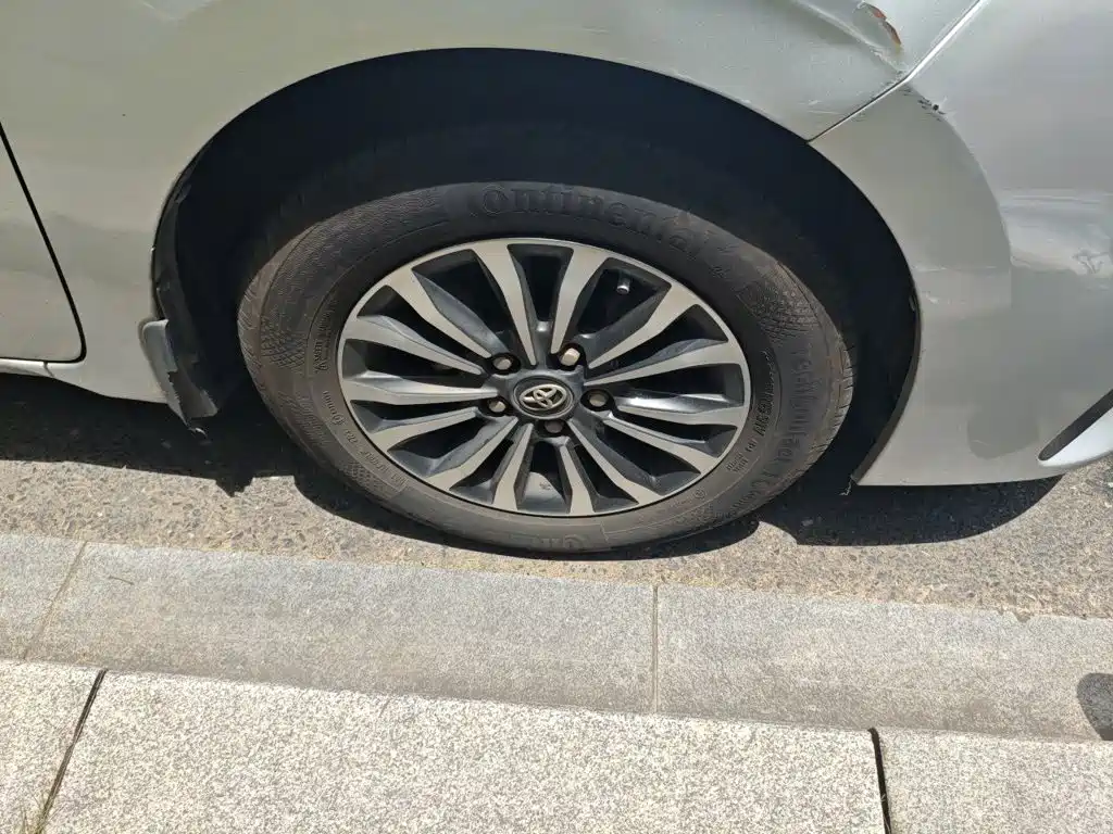 Toyota Corolla 2017 — фото 26